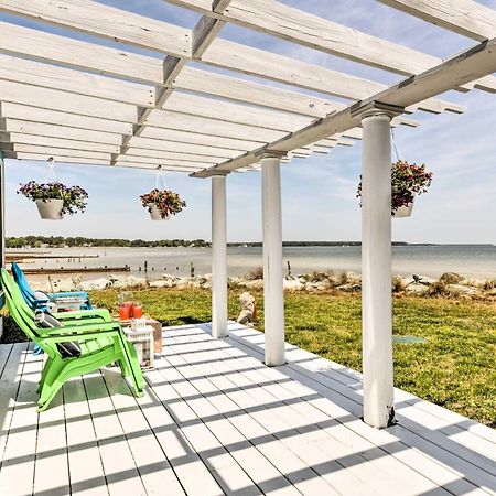 Oceanfront White Stone Cottage With Private Beach! 外观 照片