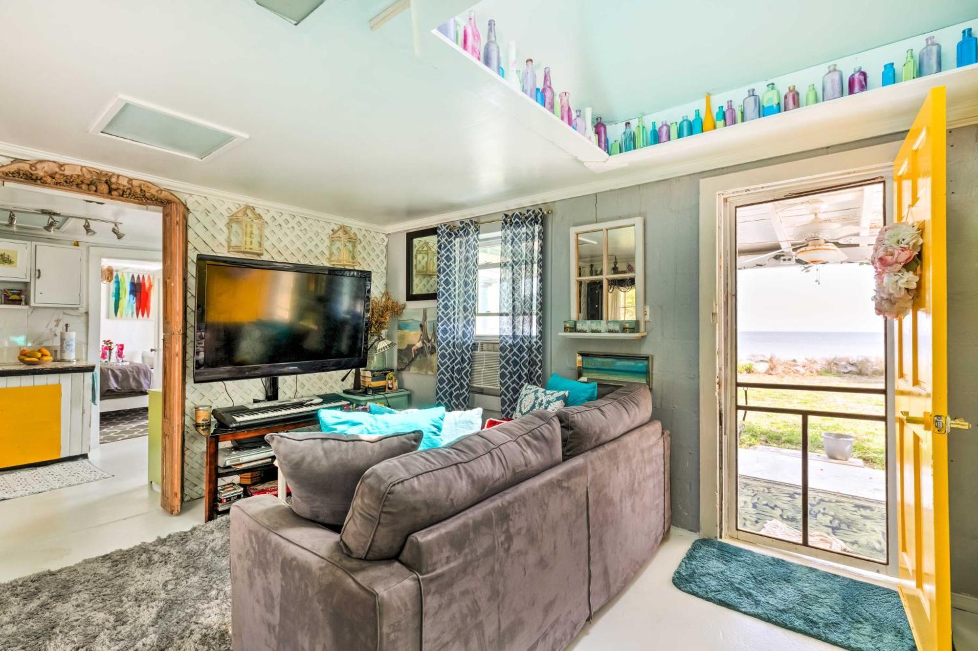 Oceanfront White Stone Cottage With Private Beach! 外观 照片